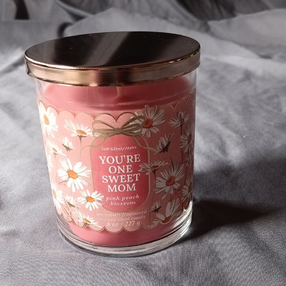 Bath & Body Works Pink peach blossom single wick candle